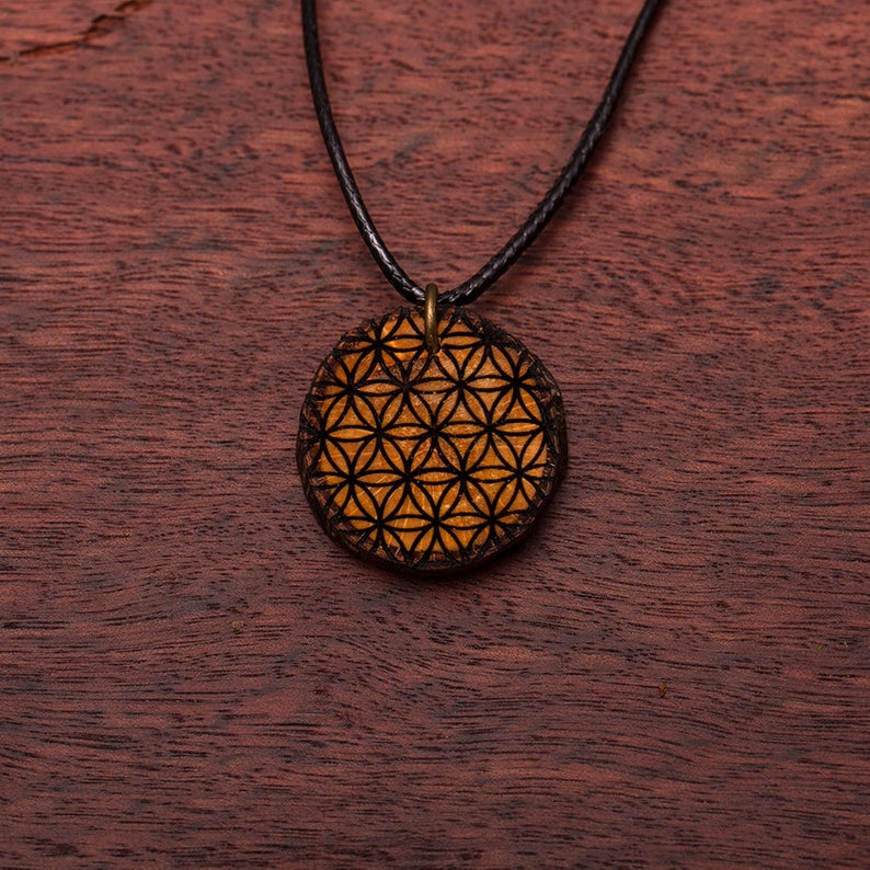 Holz-Halskette „Blume des Lebens“ klein
