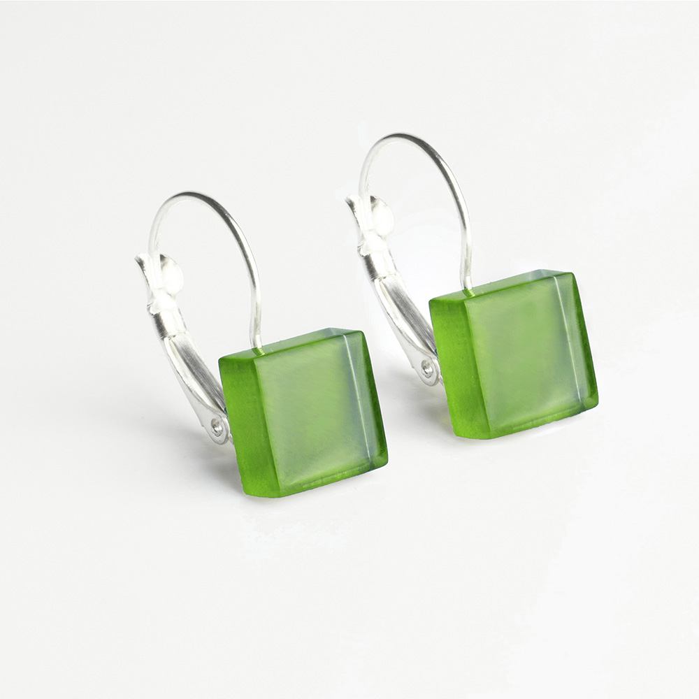 Geometrische Ohrringe aus Glas 10mm verschiedene Farben